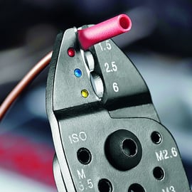 Pince à sertir les cosses - Capacité : 0,5 - 6 mm²