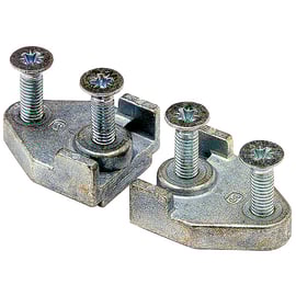 Pièce de fixation pour bras à glissière ferme-porte ITS 96 pour porte métallique