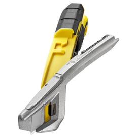 Cutter QUICK SNAP FATMAX® bouton poussoir 18 mm avec un mécanisme casse-lame