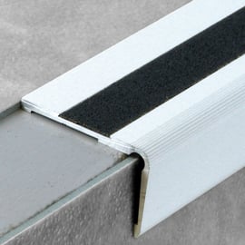 Nez de marche à visser 1T - 50x32 mm - longueur 3000 mm
