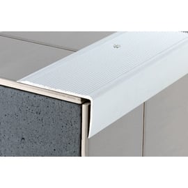 Nez de marche strié 9T - 70x35 mm- longueur 3000 mm