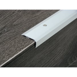 Nez de marche strié à visser 6V - 36x18 mm - longueur 3000 mm