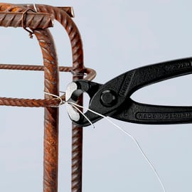 Tenaille russe brunie manche nu