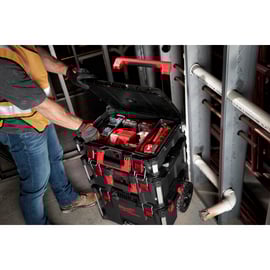 Coffre roulant étanche avec Trolley intégré coffret large et un coffret organiseur PACKOUT™