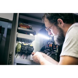 Lampe baladeuse SANSA 401A  400 lm