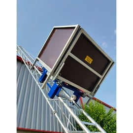 Monte-matériaux APACHE pour couvreur