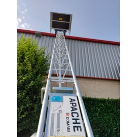 Monte-matériaux APACHE pour couvreur