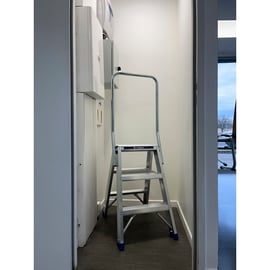 Marchepied Double ACCES avec garde corps