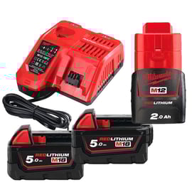Pack batteries et chargeur pour outillage électroportatif M18 NRG-502 - 2 batteries Red Lithium 18V 5Ah, 1 batterie Red Lithium 12V 2Ah et un chargeur rapide