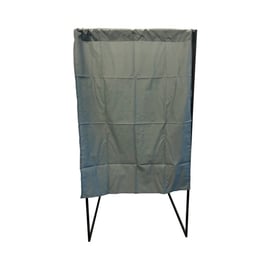 Isoloir avec rideau ignifugé