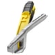 Cutter QUICK SNAP FATMAX® bouton poussoir 18 mm avec un mécanisme casse-lame